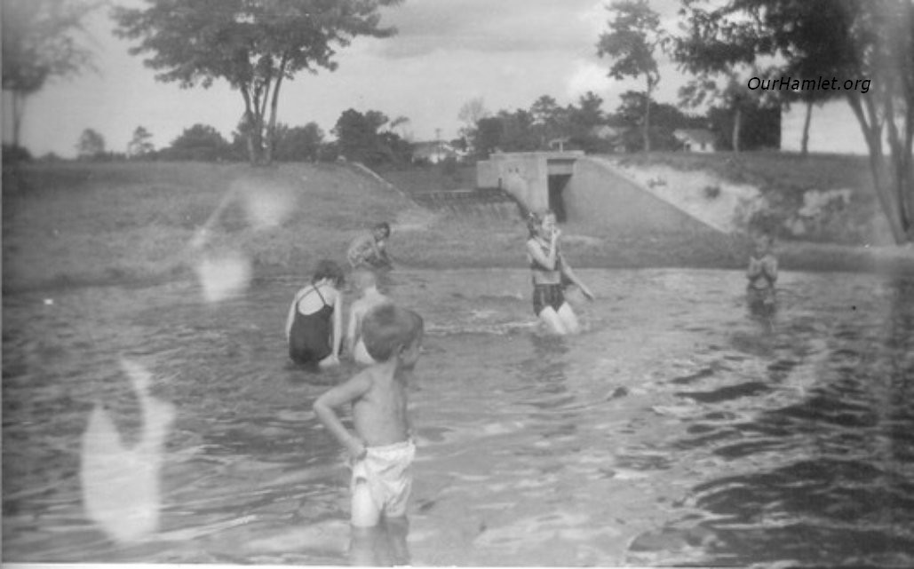 Hamlet City Lake wading poolOH.jpg