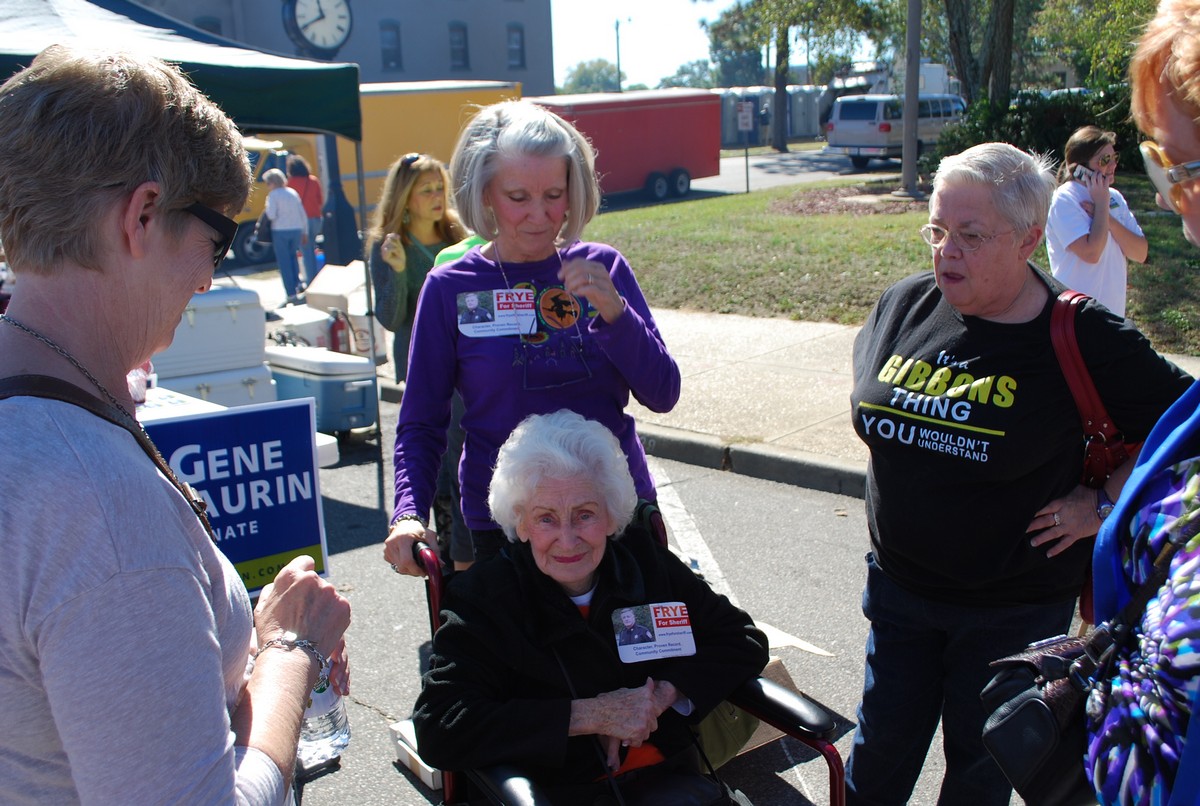 DSC_0198 Mariann Warlick Jones, Debbie Stewart Todd, Mrs. Greene,  GibbonsOH.jpg