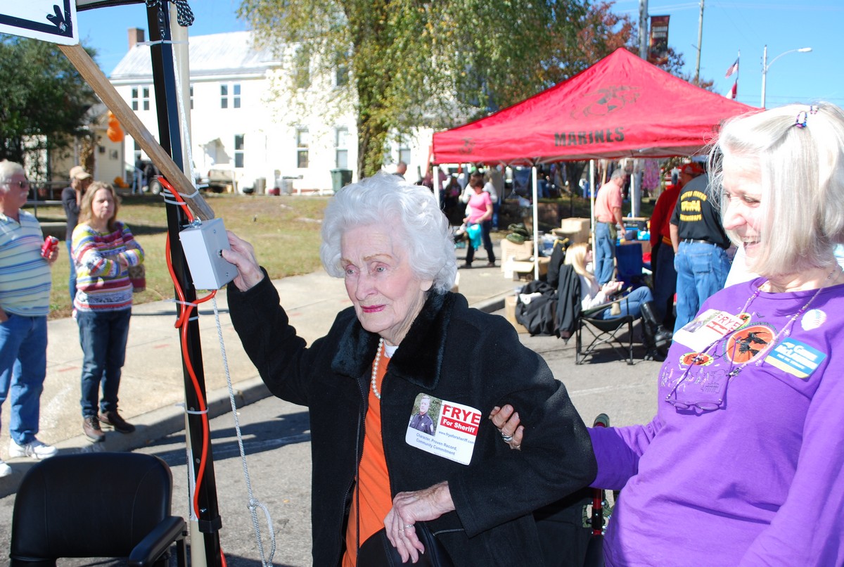 DSC_0215 Mrs. Greene, Debbie Stewart ToddOH.jpg