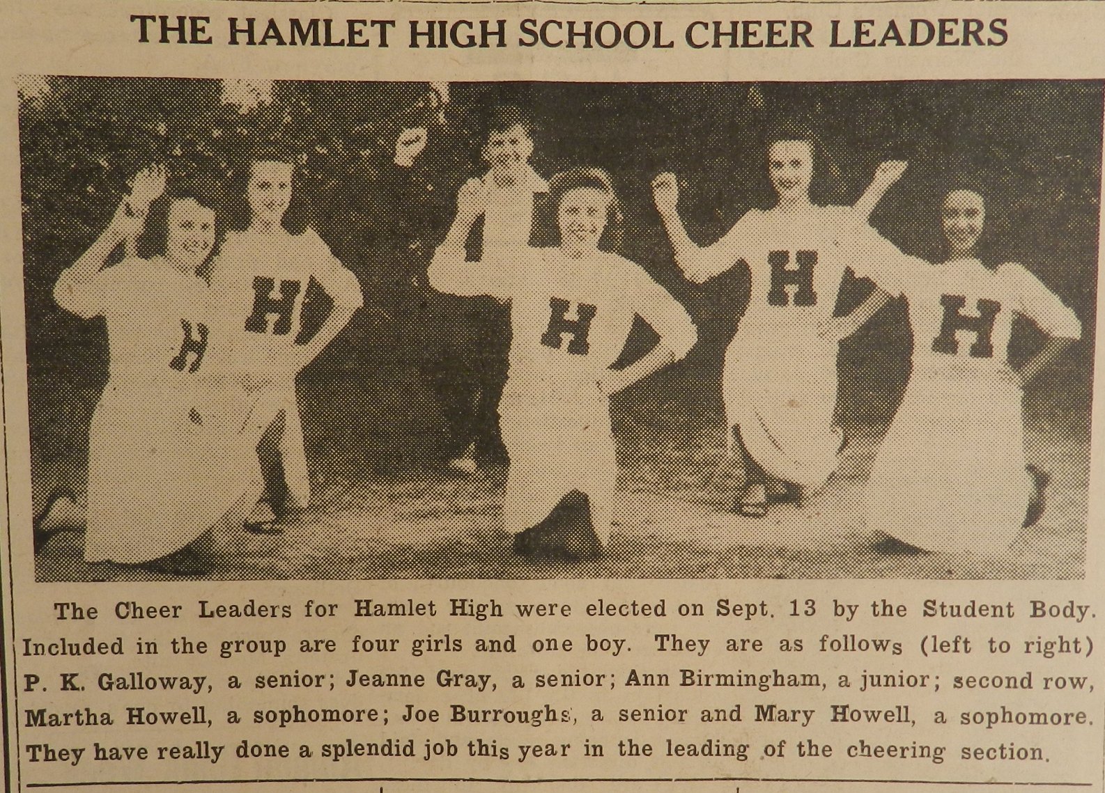 1945 HHS Cheerleaders 2.jpg